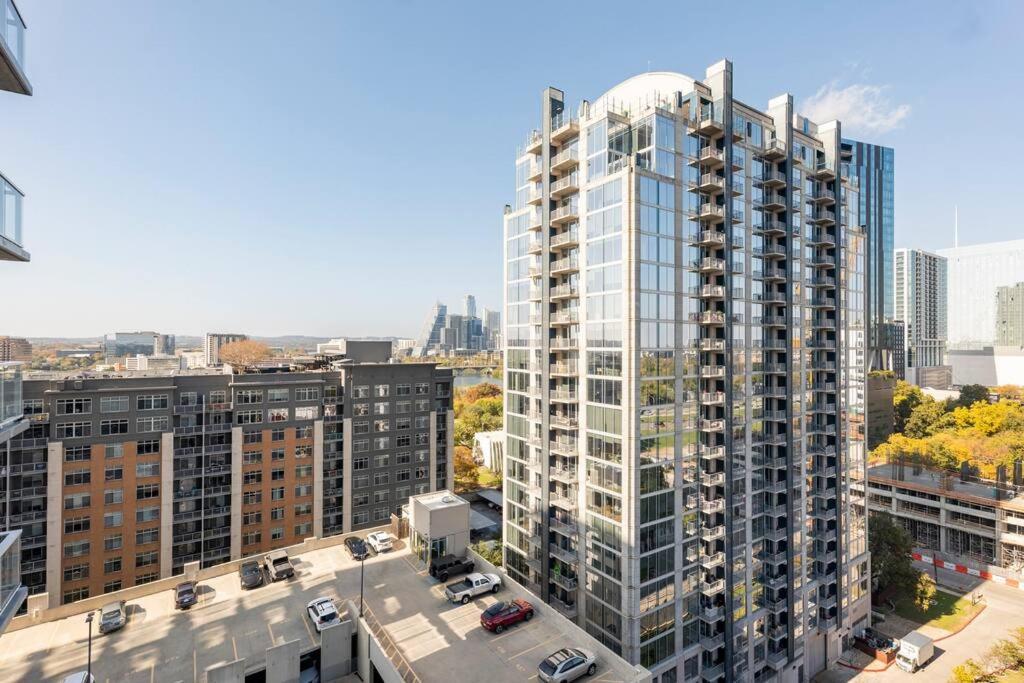 Central Modern Condo W/ Amazing Luxury Amenities Остин Екстериор снимка