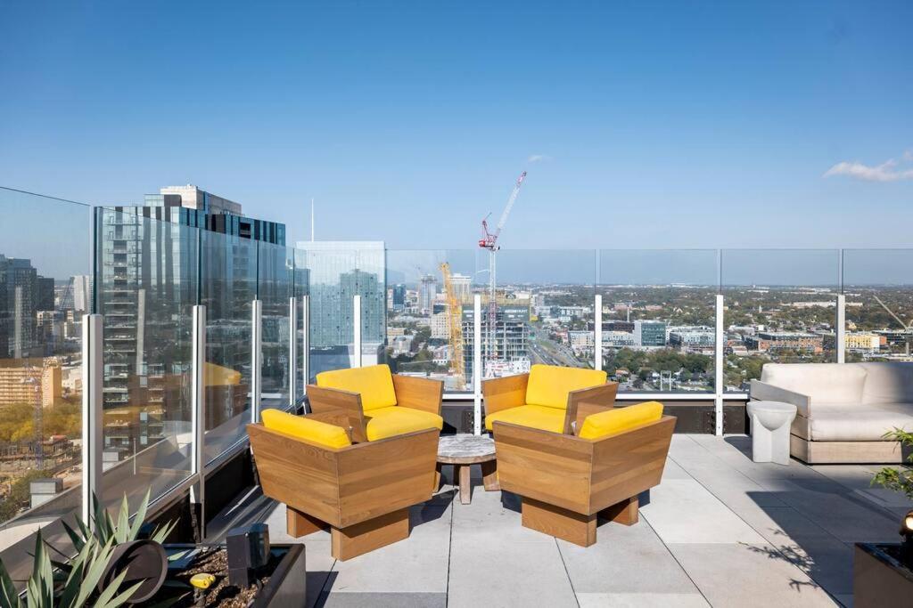 Central Modern Condo W/ Amazing Luxury Amenities Остин Екстериор снимка