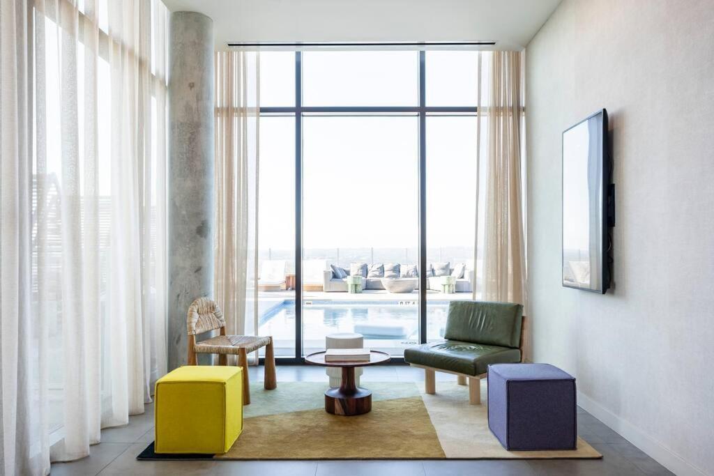 Central Modern Condo W/ Amazing Luxury Amenities Остин Екстериор снимка